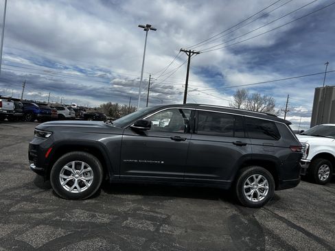 Used 2023 Jeep Grand Cherokee L Limited w/ Trailer Tow Group (B) image 2