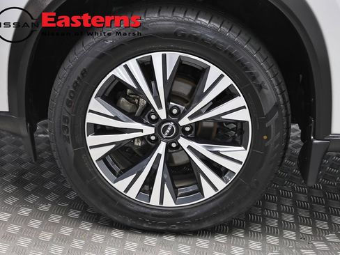Used 2023 Nissan Rogue SV AWD/4WD image 32