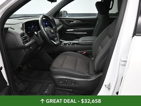 Used 2024 Chevrolet Traverse LT FWD image 32