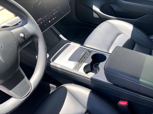 Used 2023 Tesla Model 3 Standard Range RWD image 15