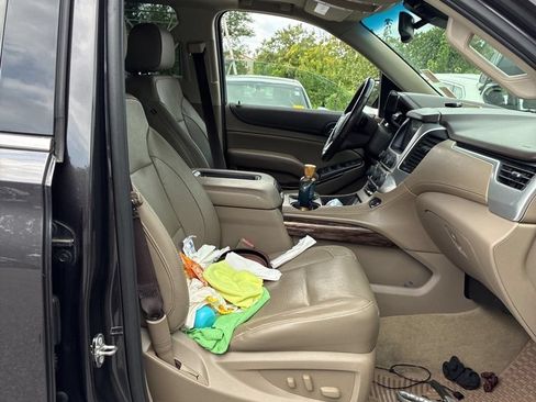 Used 2018 GMC Yukon SLT w/ HD Trailering Package AWD/4WD image 6