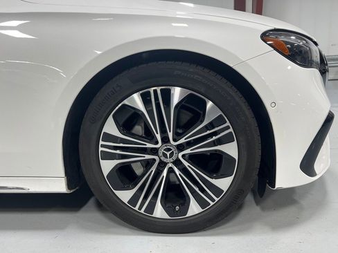 Used 2025 Mercedes-Benz E 350 4MATIC Sedan image 16