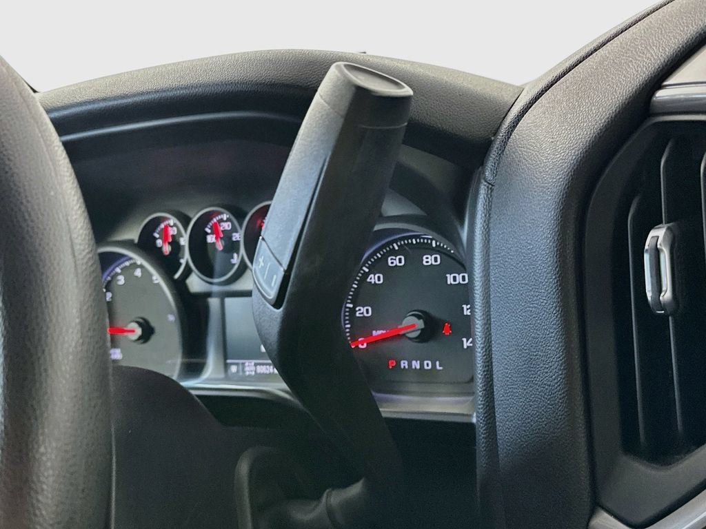 Used 2019 Chevrolet Silverado 1500 Custom Trail Boss w/ Custom Convenience Package AWD/4WD image 16