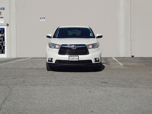 Used 2015 Toyota Highlander Plus FWD image 9