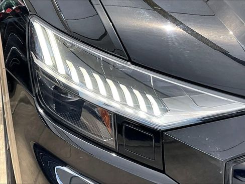 Used 2023 Audi Q8 Prestige w/ Prestige Package AWD/4WD image 25
