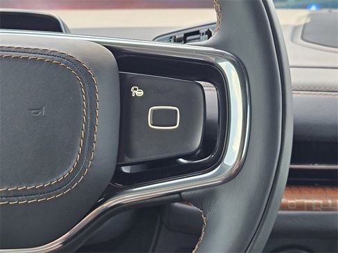 New 2025 Lincoln Navigator Black Label image 25