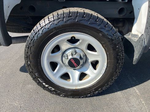 Used 2016 GMC Sierra 1500 2WD Regular Cab image 11