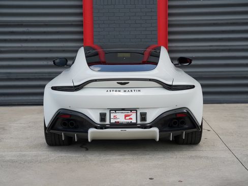 Used 2023 Aston Martin V8 Vantage Coupe RWD image 16