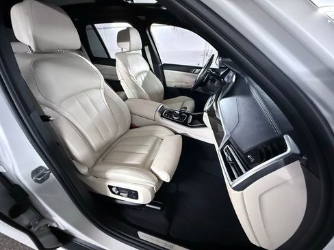 Used 2020 BMW X5 xDrive50i w/ Executive Package image 28