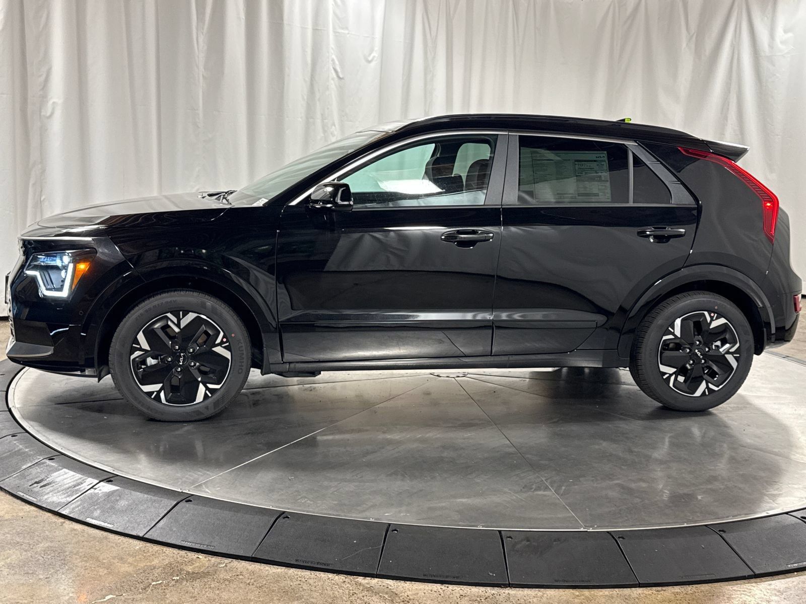 New 2026 Kia Niro Wave w/ Wave Preserve Package FWD image 10