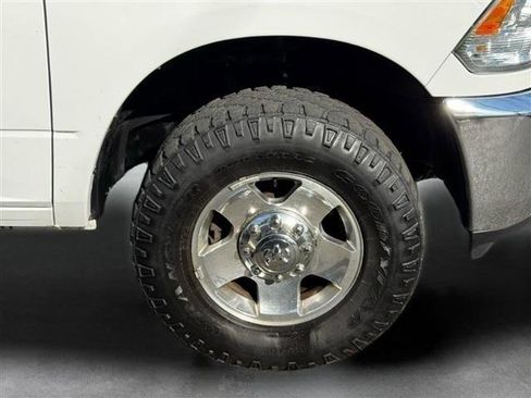 Used 2018 RAM 3500 Tradesman w/ Chrome Appearance Group RWD image 39