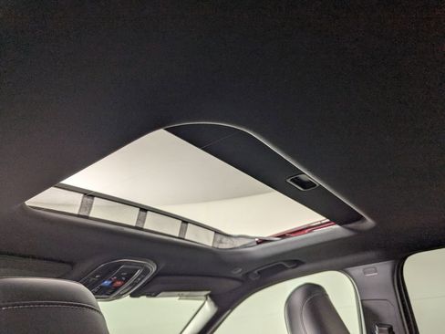 New 2025 Jeep Grand Cherokee Altitude image 31