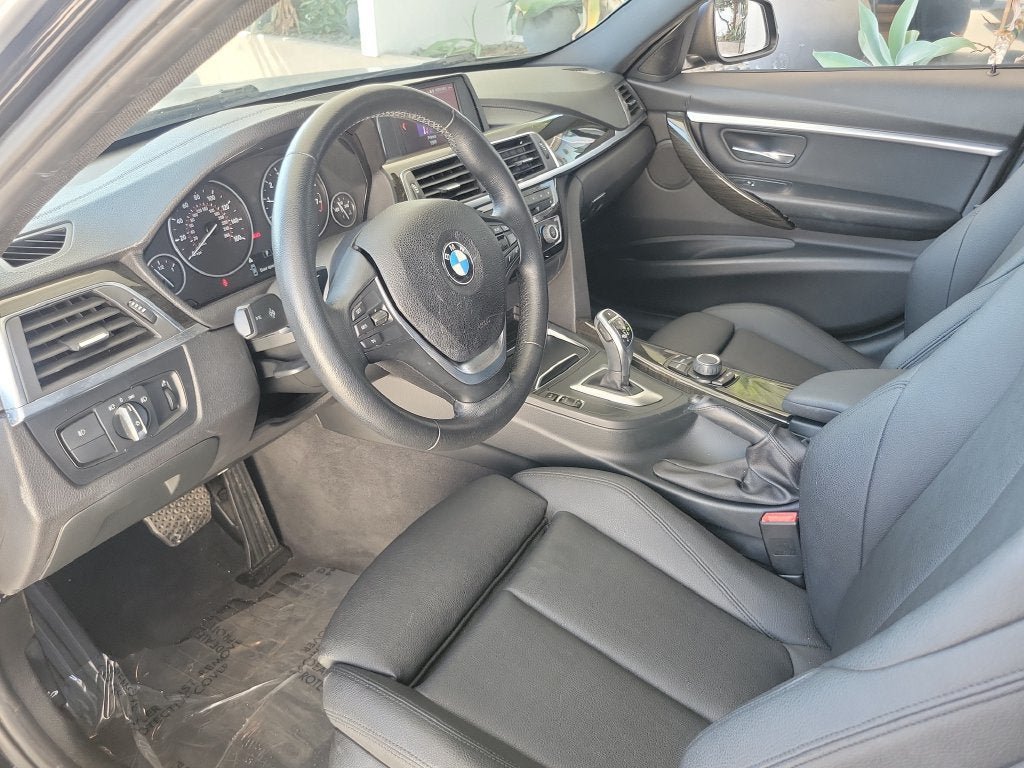Used 2018 BMW 330i xDrive Sedan AWD/4WD image 18