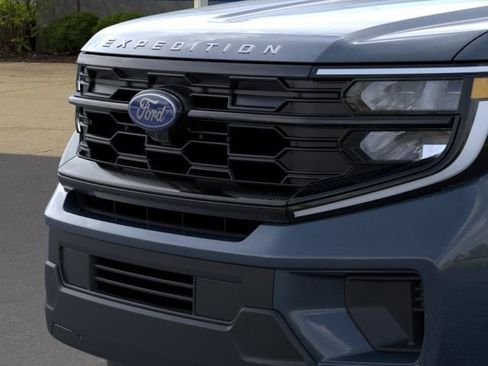 New 2026 Ford Expedition Active AWD/4WD image 18
