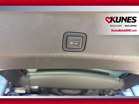 Used 2023 GMC Yukon XL AT4 image 9