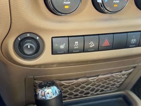 Used 2015 Jeep Wrangler Unlimited Sahara w/ Max Tow Package AWD/4WD image 26