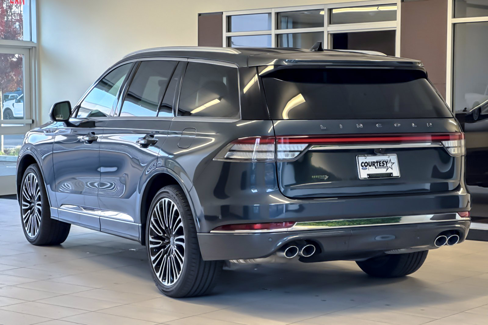 Certified 2023 Lincoln Aviator Black Label w/ Dynamic Handling Package AWD/4WD image 6