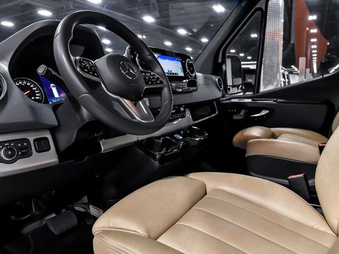 Used 2022 Mercedes-Benz Sprinter 3500 image 13