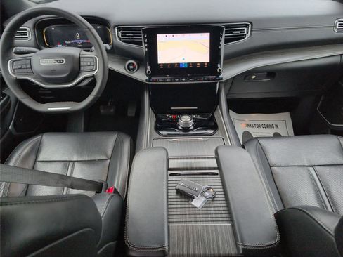 Used 2024 Jeep Wagoneer L Series II RWD image 28