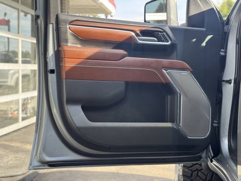 Used 2024 GMC Sierra 3500 Denali Ultimate AWD/4WD image 22