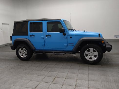Used 2018 Jeep Wrangler Unlimited Sport S AWD/4WD image 11