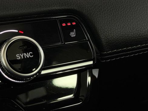 Used 2025 Honda Pilot Touring image 20