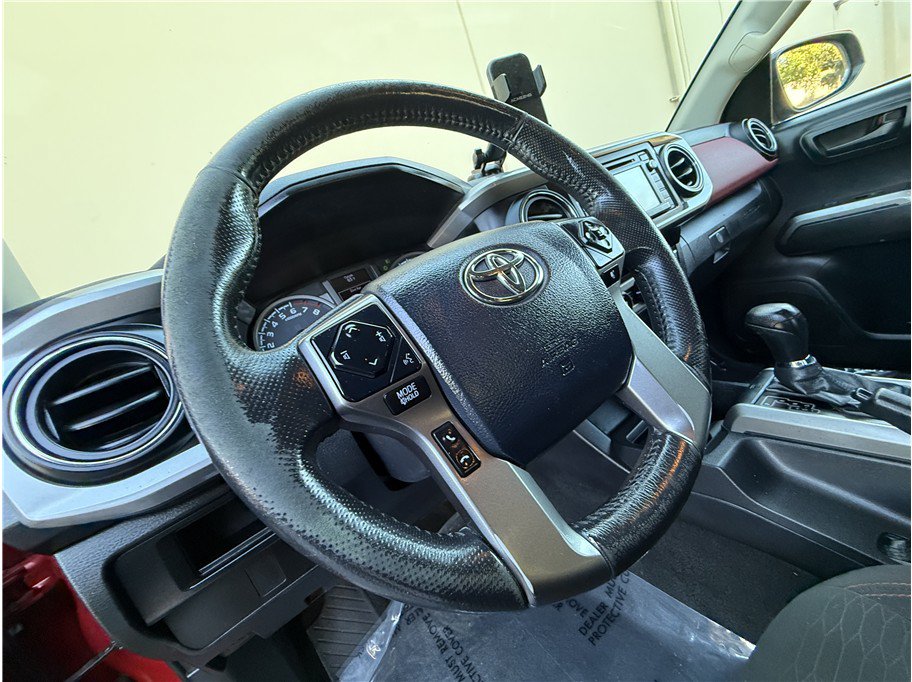 Used 2017 Toyota Tacoma SR5 w/ Tow Package RWD image 10
