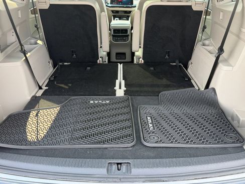 Used 2024 Volkswagen Atlas SE w/ Panoramic Sunroof Package AWD/4WD image 21