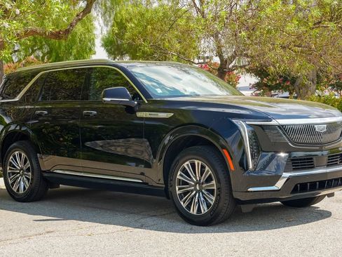 New 2026 Cadillac Escalade IQL Luxury image 6