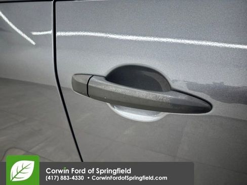 Used 2021 Nissan Rogue S image 8