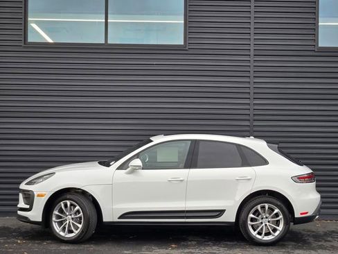 Used 2026 Porsche Macan image 2