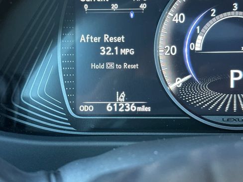 Used 2019 Lexus UX 200 w/ Premium Package image 30