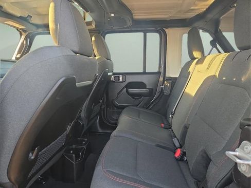 Used 2025 Jeep Wrangler Unlimited Rubicon image 15