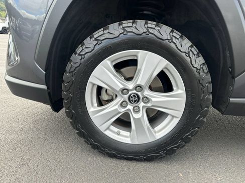 Used 2020 Toyota RAV4 LE w/ All Weather Liner Package AWD/4WD image 12