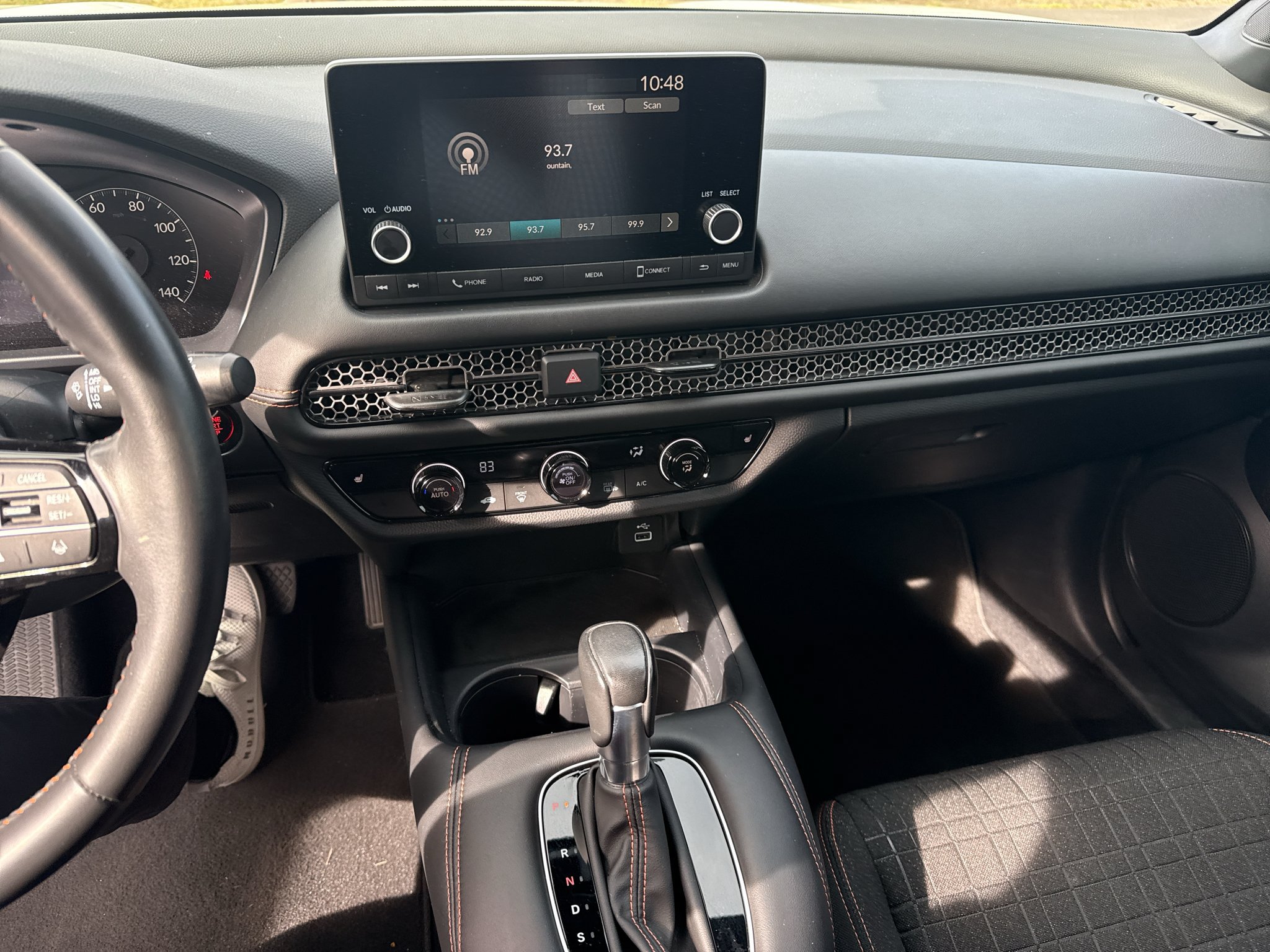 Used 2024 Honda HR-V Sport image 2