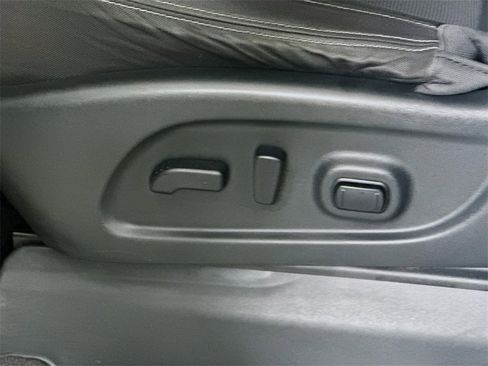 Used 2021 Nissan Titan SV w/ SV Convenience Package image 23