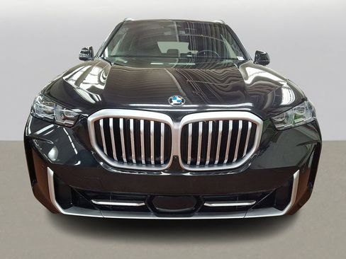 Certified 2024 BMW X5 xDrive40i w/ Premium Package AWD/4WD image 2