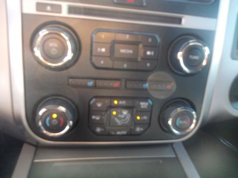 Used 2017 Ford Expedition EL XLT w/ Equipment Group 202A RWD image 25