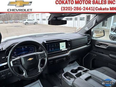Used 2022 Chevrolet Silverado 1500 LT w/ Z71 Off-Road Package AWD/4WD image 17