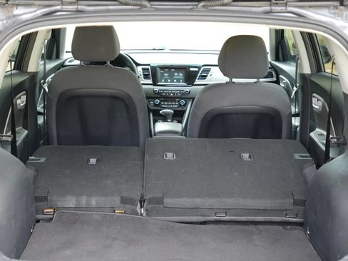 Used 2017 Kia Niro FE FWD image 14