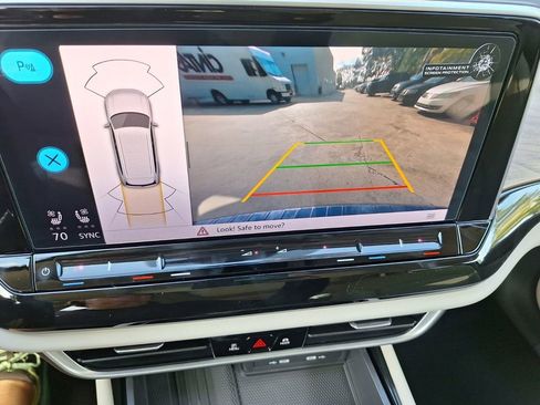 New 2026 Volkswagen Atlas SE image 16