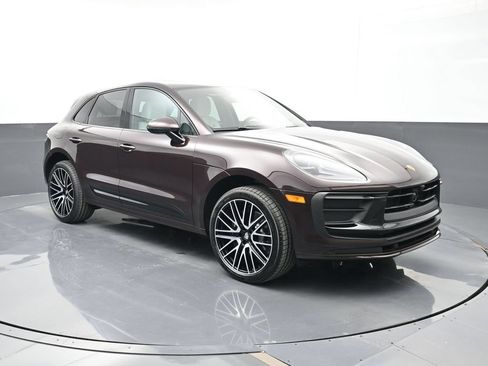 Certified 2026 Porsche Macan AWD/4WD image 28