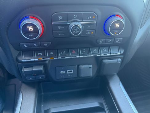 Used 2022 Chevrolet Silverado 1500 LTZ w/ Z71 Off-Road Package image 20