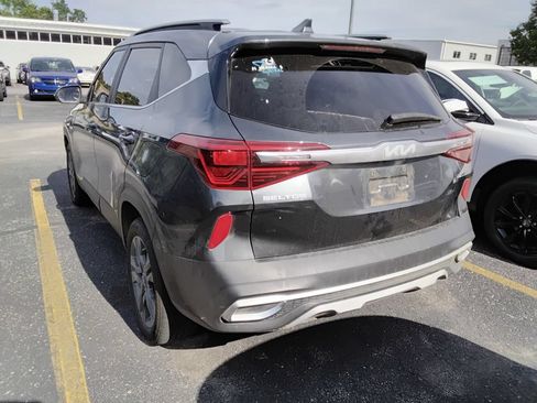 Used 2023 Kia Seltos S AWD/4WD image 5