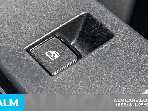 Used 2025 Nissan Pathfinder S image 58