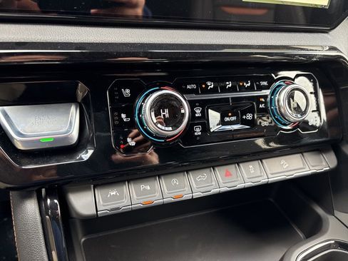 New 2026 GMC Sierra 1500 AT4 w/ AT4 Premium Package image 21