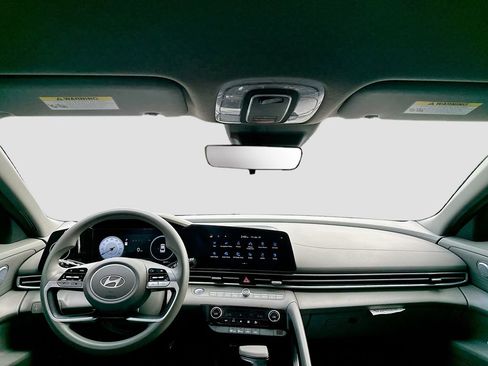 Used 2024 Hyundai Elantra SEL FWD image 20