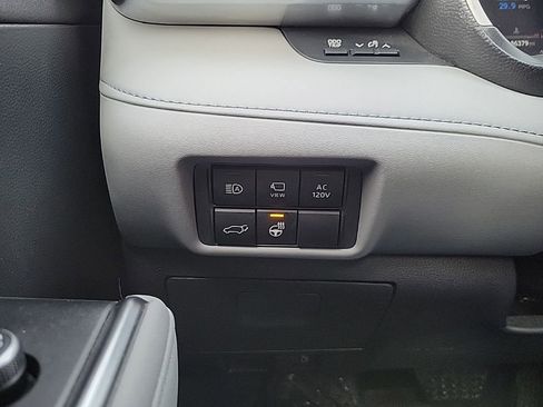 Used 2023 Toyota Highlander Limited AWD/4WD image 27