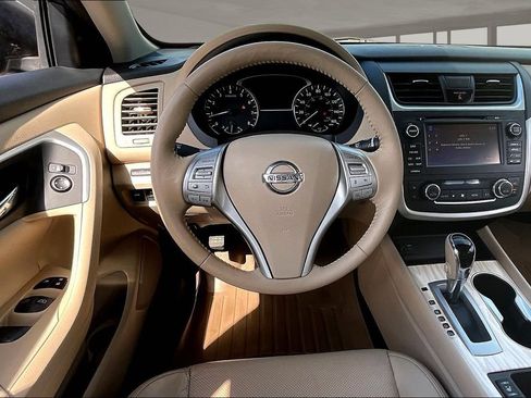 Used 2016 Nissan Altima 2.5 SL w/ 2.5 Technology w/LED Package FWD image 8