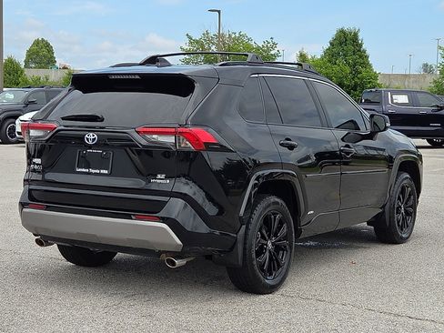 Used 2024 Toyota RAV4 SE w/ Convenience Package AWD/4WD image 5